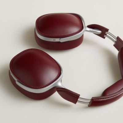 Tech accessories and leather cases | Hermès USA